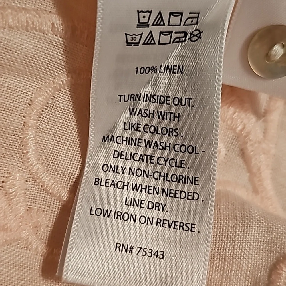 St. Tropez women's light pink top. Embrodery.V neck with three buttons.‎